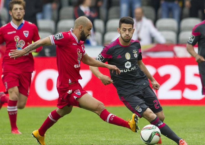 关于卡尔斯鲁厄胜出，球队士气大振的信息